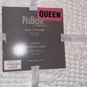 PiuBelle premiere matelasse quilt in white